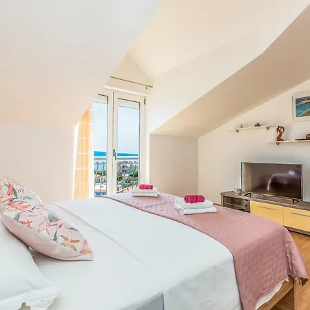 Floor Penthouse Apartman *