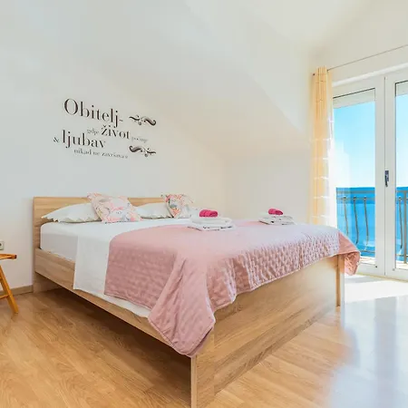 Floor Penthouse Apartman Omis